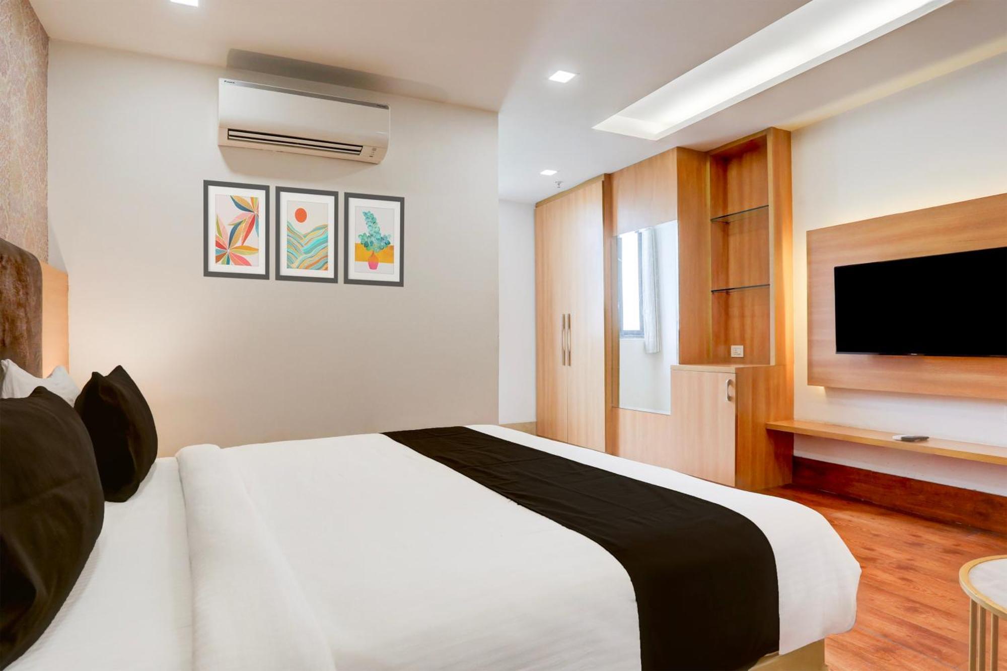 Palette Calista Premium Resort Samalkha Exterior photo